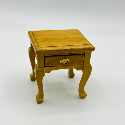 Square End Table - Oak - 1/12 Scale Dollhouse Miniature