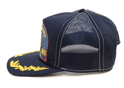 TOYS McCOY Men's SNOOPY Trucker Cap with Side Mesh Panels - Snapback Baseball Hat with Embroidered Patch and Visor Embroidery, Made in Japan (TMA2607 120 Dark Navy)